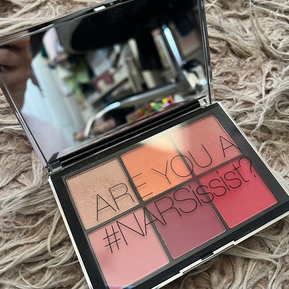 NARS Limited Edition Wanted 2 Cheek Palette❤️🧡✨ - Picture 9 of 15